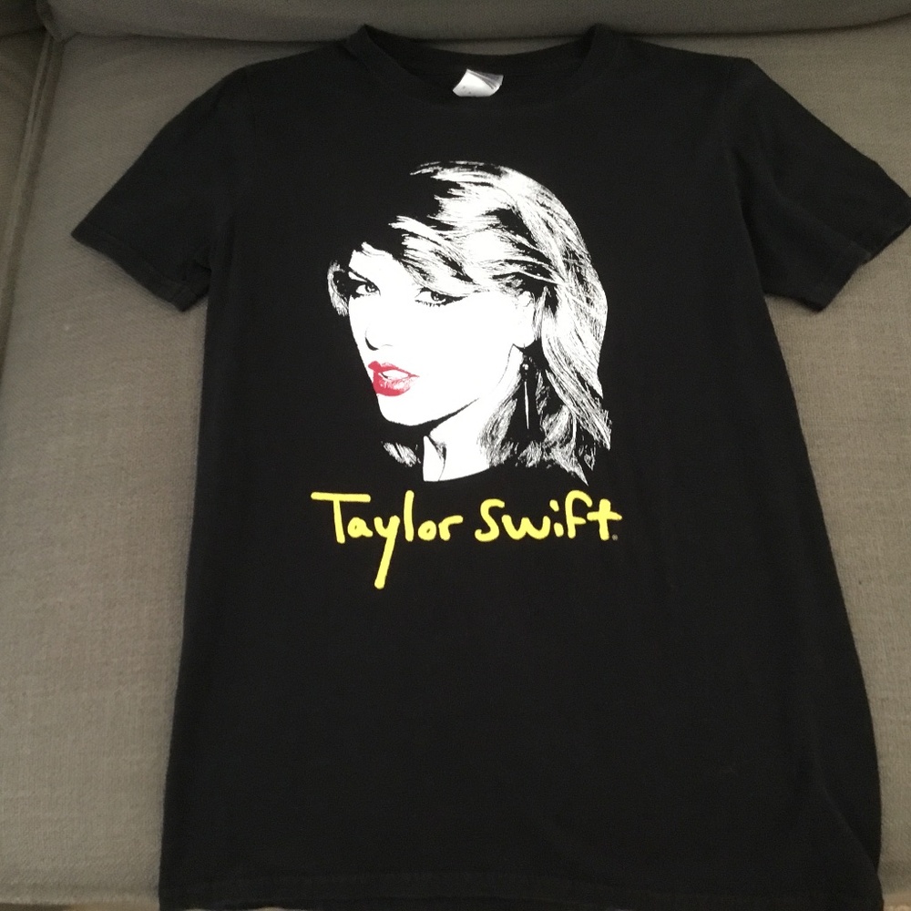 Taylor Swift tshirt